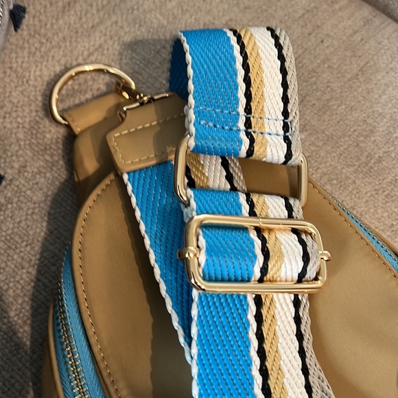 Ahdorned Cross Body Bag - Picture 3 of 7